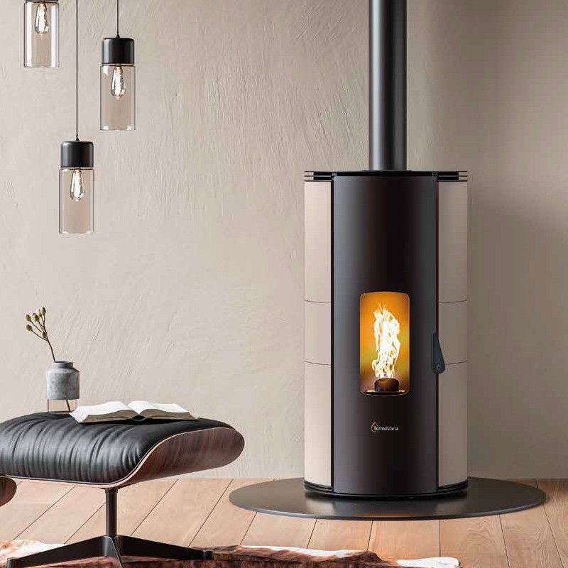 Stufa a pellet ermetica TermoVana Louvre 9 PJ Alluminio con scarico Poujoulat, 8,8kW Termovana - 2 Stufa a pellet ermetica TermoVana Louvre 9 PJ Alluminio con scarico Poujoulat, 8,8kW Termovana - 2