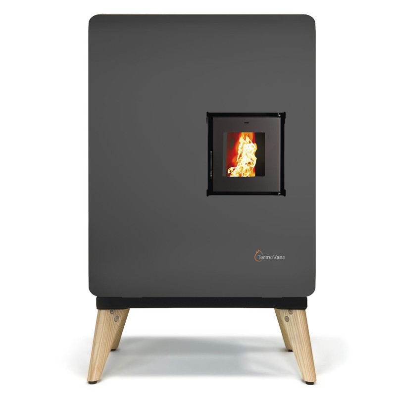 Stufa a pellet ermetica TermoVana Wave 8,0 Plus Antracite con piedini in legno, 7kW Stufa a pellet ermetica TermoVana Wave 8,0 Plus Antracite con piedini in legno, 7kW