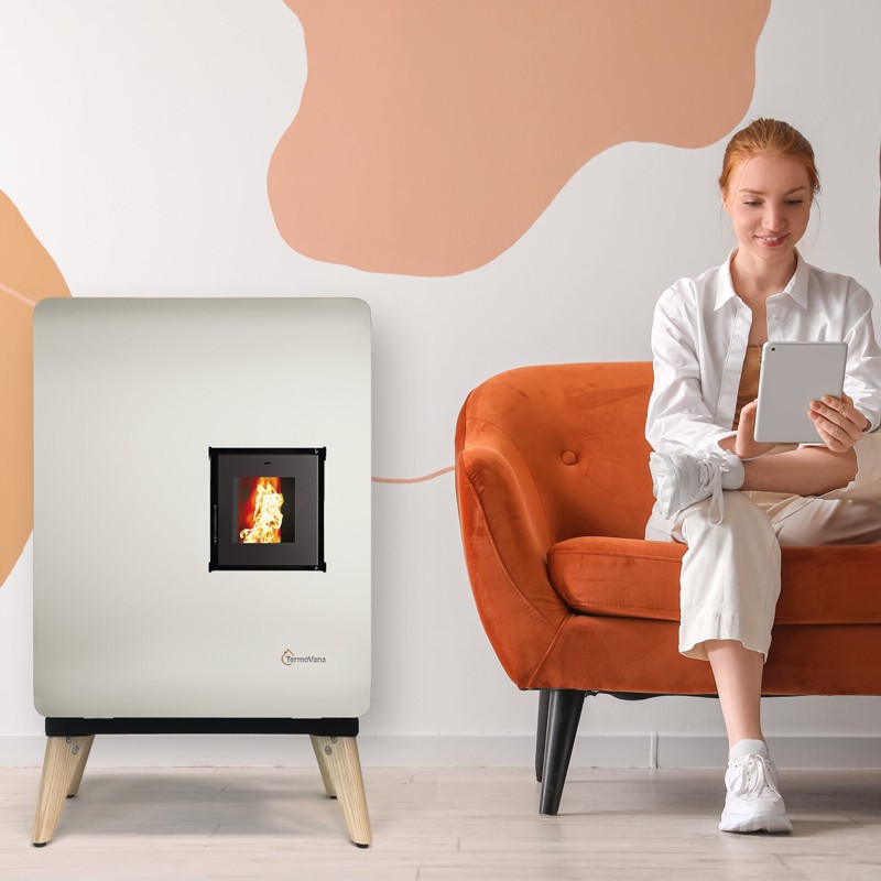 Stufa a pellet ermetica TermoVana Wave 8.0 Plus Bianca con piedini in legno, 7kW Termovana - 4 Stufa a pellet ermetica TermoVana Wave 8.0 Plus Bianca con piedini in legno, 7kW Termovana - 4