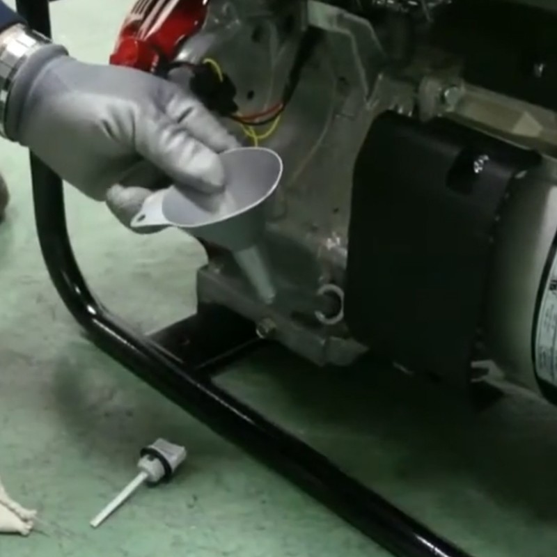 Generatore di corrente a benzina Pramac ES8000 Trifase 6.6kW con regolatore automatico tensione Pramac - 4 Generatore di corrente a benzina Pramac ES8000 Trifase 6.6kW con regolatore automatico tensione Pramac - 4