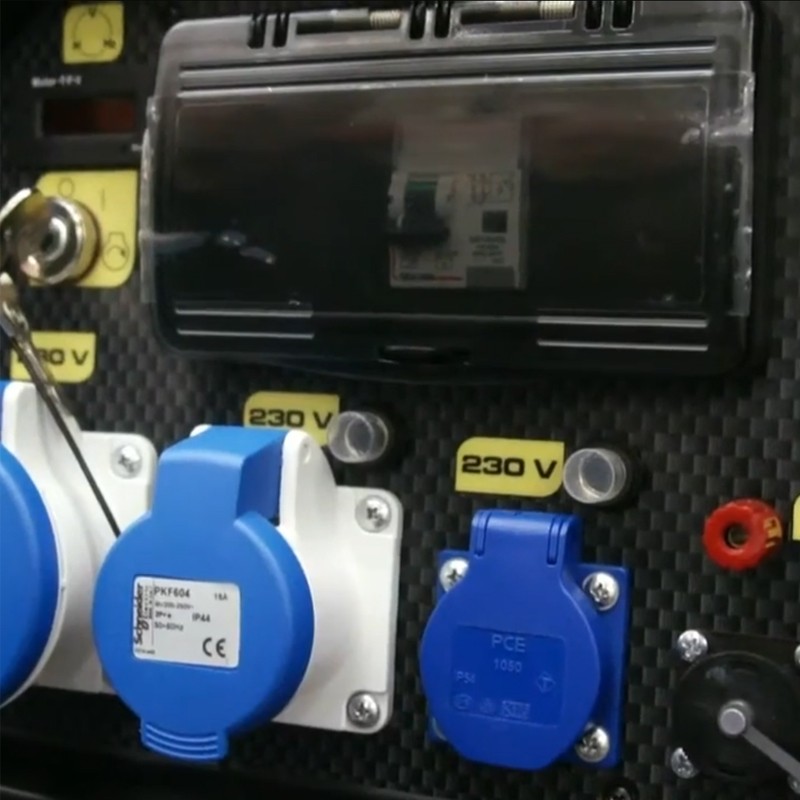 Generatore di corrente a benzina Pramac S8000 Monofase 6.4kW con predisposizione accessori e AVR Pramac - 4 Generatore di corrente a benzina Pramac S8000 Monofase 6.4kW con predisposizione accessori e AVR Pramac - 4