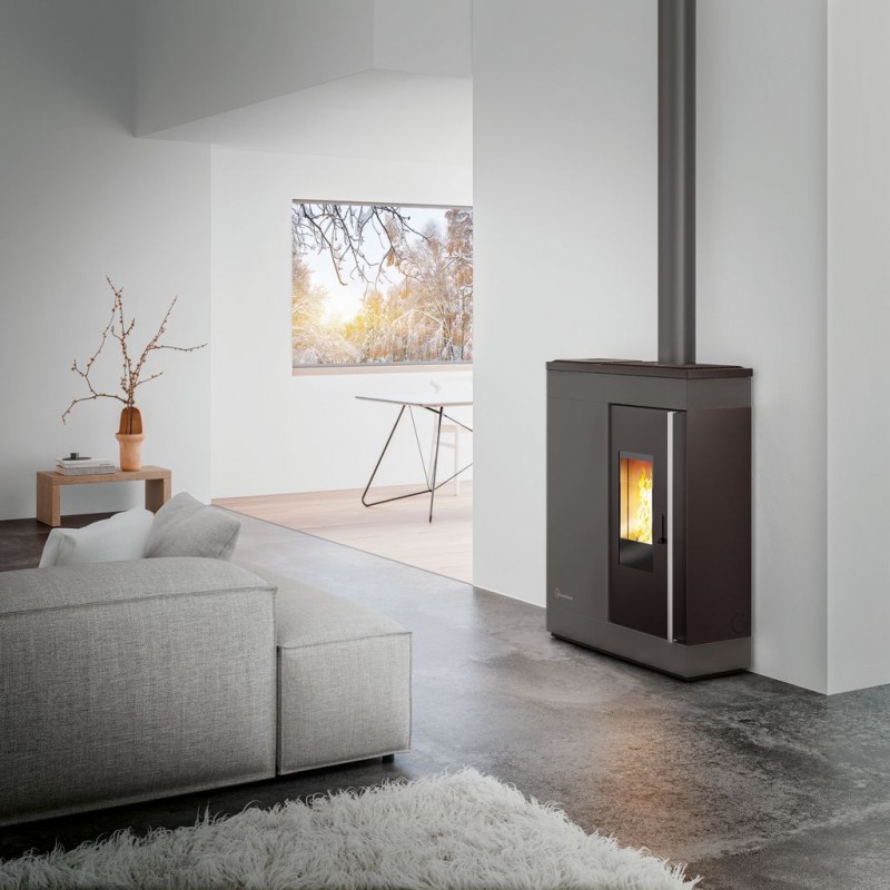 Stufa a pellet ermetica TermoVana Fine 14.3 PJ Grafite Opaco canalizzabile con scarico superiore, 13kW