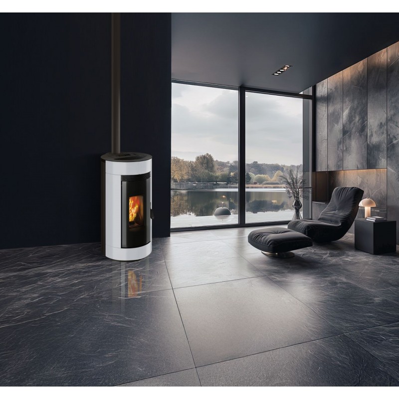 Stufa a pellet ermetica TermoVana Charly 9 UP Bianco Opaco con sarico superiore, 8,8kW -1