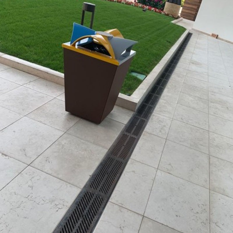 Utilizzo canaletta di scolo Dakota Taurus 200x40 Utilizzo canaletta di scolo Dakota Taurus 200x40