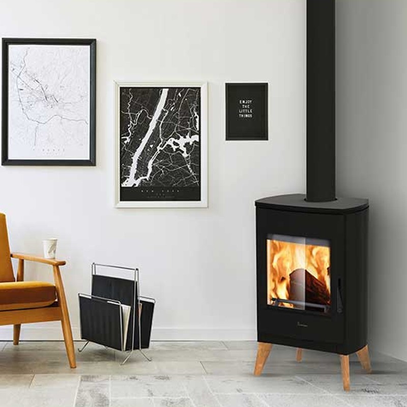 Stufa a legna ermetica TermoVana Nice 8,0 Feet Nero opaco con piedini in legno, 7,6kW Termovana - 3 Stufa a legna ermetica TermoVana Nice 8,0 Feet Nero opaco con piedini in legno, 7,6kW Termovana - 3